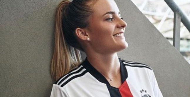Melike Öztürk kimdir, nereli, Melike Öztürk kaç yaşında, Melike Öztürk kariyeri ve oynadığı takımlar