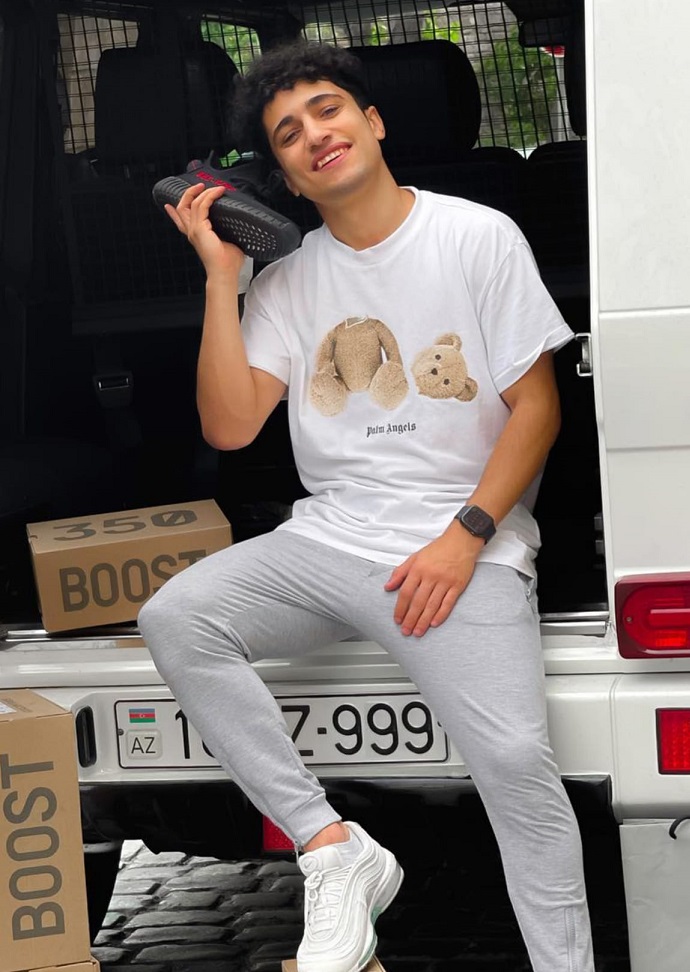 Zahid Uğurlu Kimdir