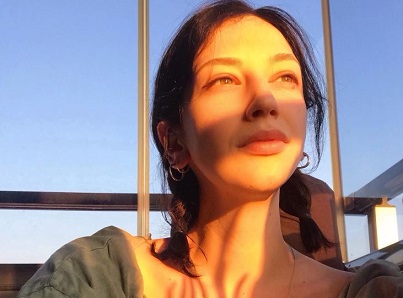 Oyuncu Burak Topaloğlu'nun eşi Ezgi Tanır kimdir, Ezgi Tanır nereli, Ezgi Tanır'ın hayatı, biyografisi, Ezgi Tanır kaç yaşında, Ezgi Tanır evli mi?