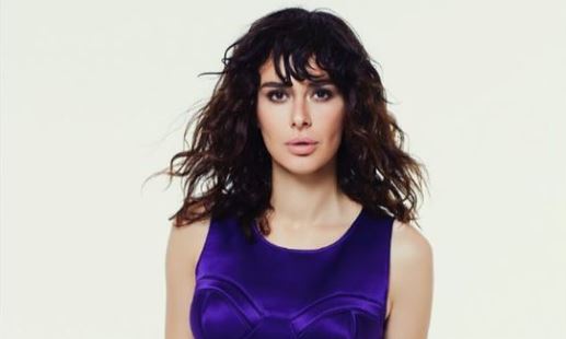 Şarkıcı Ayşe Hatun Önal kimdir, Ayşe Hatun Önal'ın hayatı, biyografisi, Ayşe Hatun Önal kaç yaşında, Ayşe Hatun Önal nereli, Ayşe Hatun Önal evli mi, Ayşe Hatun Önal boyu, kilosu kaç?